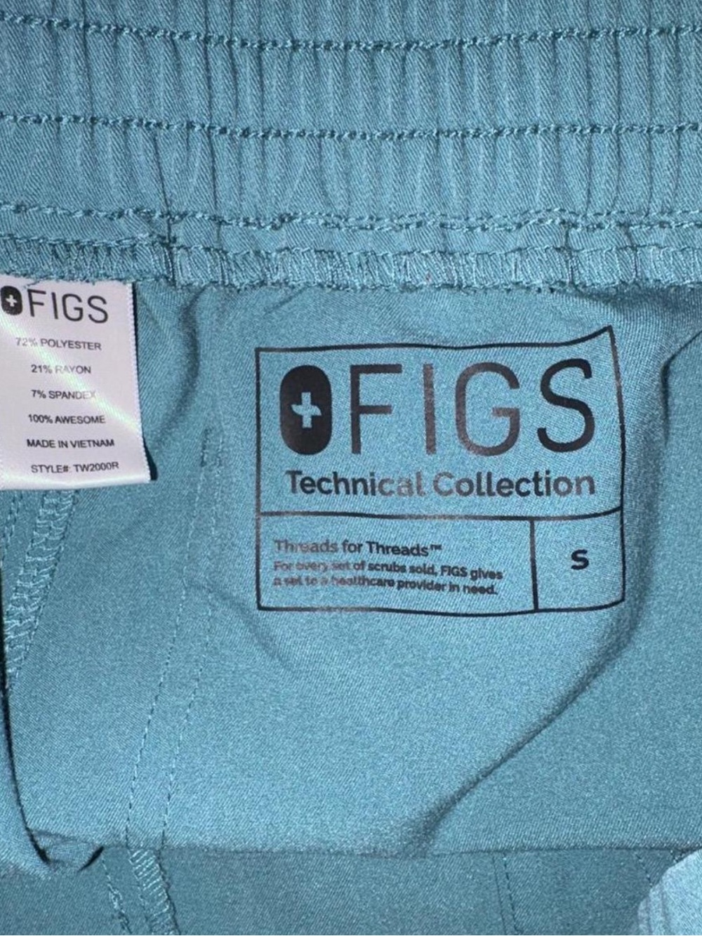 FIGS Hydrogreen Scrub Set - Picture 8 of 8